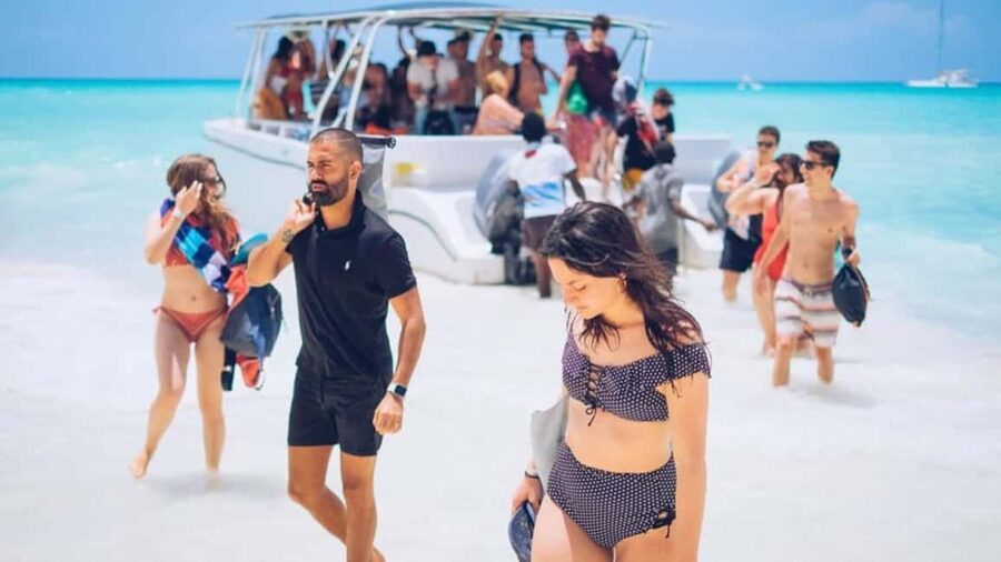 Punta Cana: Saona Island All Included Open Bar Catamaran - Dominican lunch and island entertainment