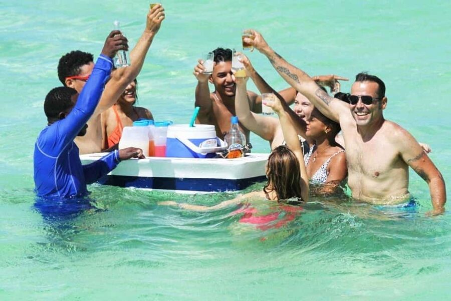 Punta Cana: Saona Island Speedboat and Catamaran Tour - Saona Island beach time and the buffet lunch