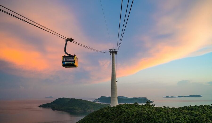RedRiverTours - Discovery 4 Islands With Cable Car Phu Quoc - Lunch with a full seafood spread