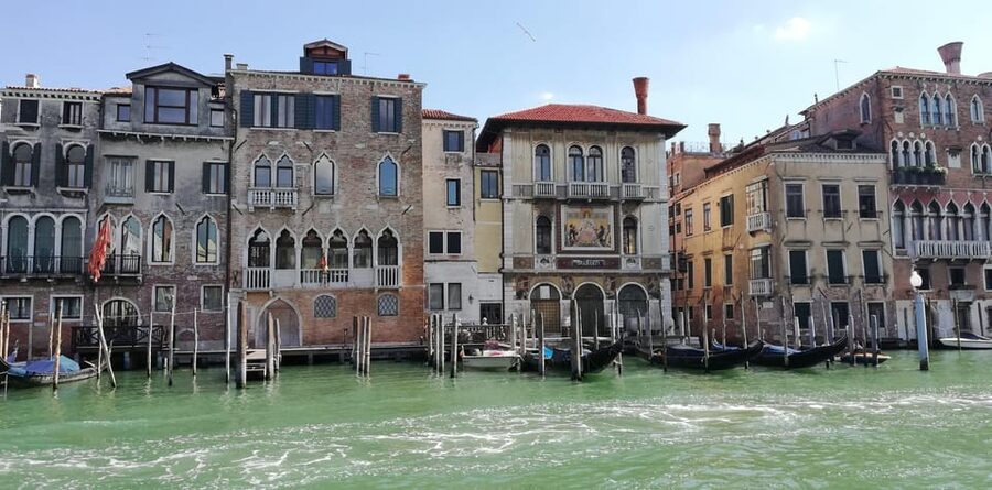 Rome: Venice Day Trip with Islands Cruise and City Walk - The optional gondola ride
