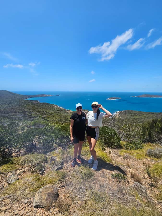 Rosslyn: Great Keppel Island Glass Bottom Boat Tour - Your free hours on the island