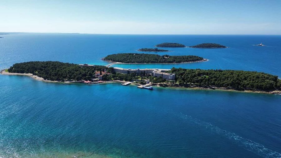 Rovinj: Red Island and Pirate Cave speedboat tour - Snacks make the short trip easier
