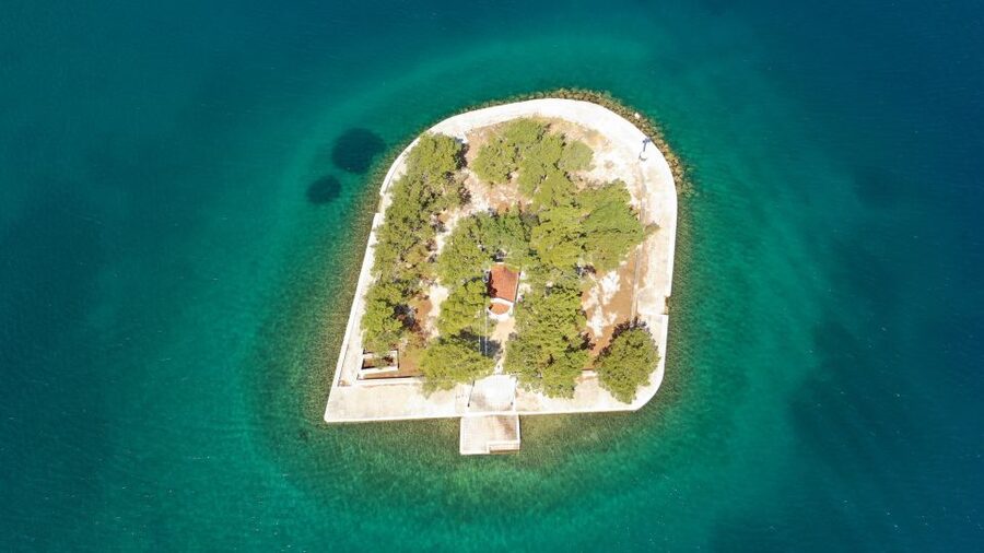 Sami: Ithaca Island Boat Cruise with Swim Stops and Snacks - Vathi gives you 70 minutes to see Ithaca’s capital
