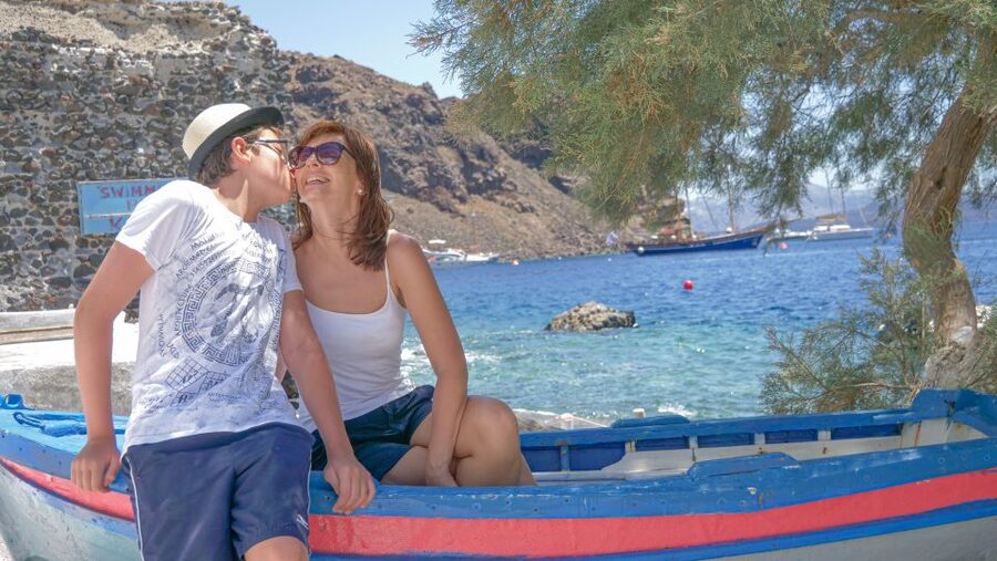 Santorini 2-Day Combo: Volcano Boat Cruise & Island Bus Tour - Guides, buses, and the pace of the days