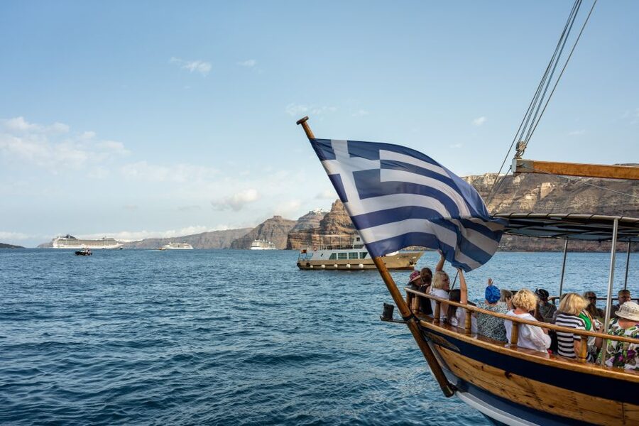 Santorini: Volcanic Islands Cruise with Hot Springs Visit - Should you book this Santorini volcano cruise?