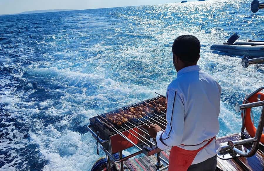 Sharm el-Sheikh: Premium Ras Mohammed & White Island Cruise - Leaving Sharm el-Sheikh by yacht