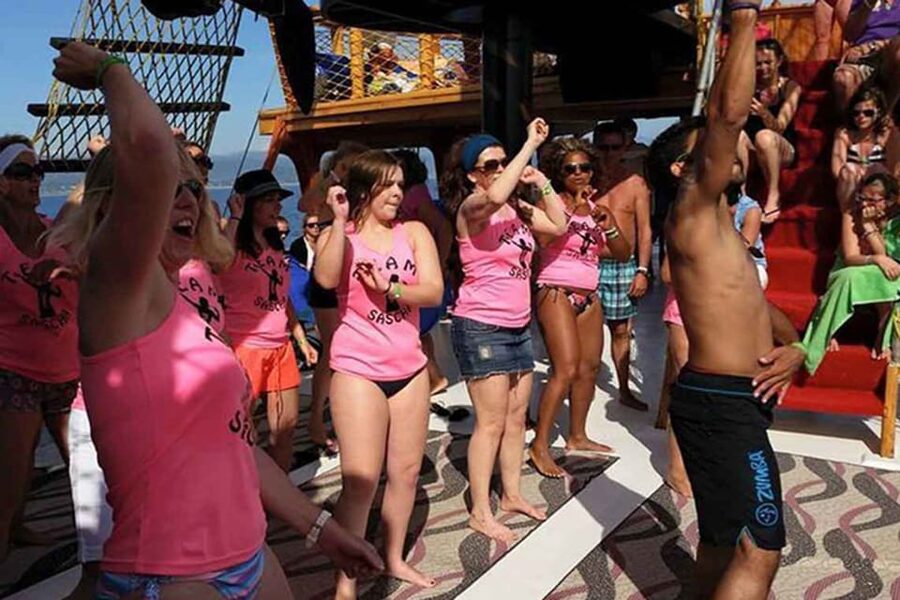 Side: Dolphin Island Boat Tour, Lunch, Sotf Drinks& Swimming - Three hours toward Okurcalar and Dolphin Island