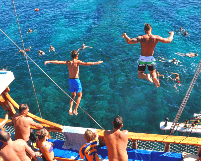 Side: Dolphin Island Boat Tour with BBQ Lunch - Who will enjoy this Side boat trip?