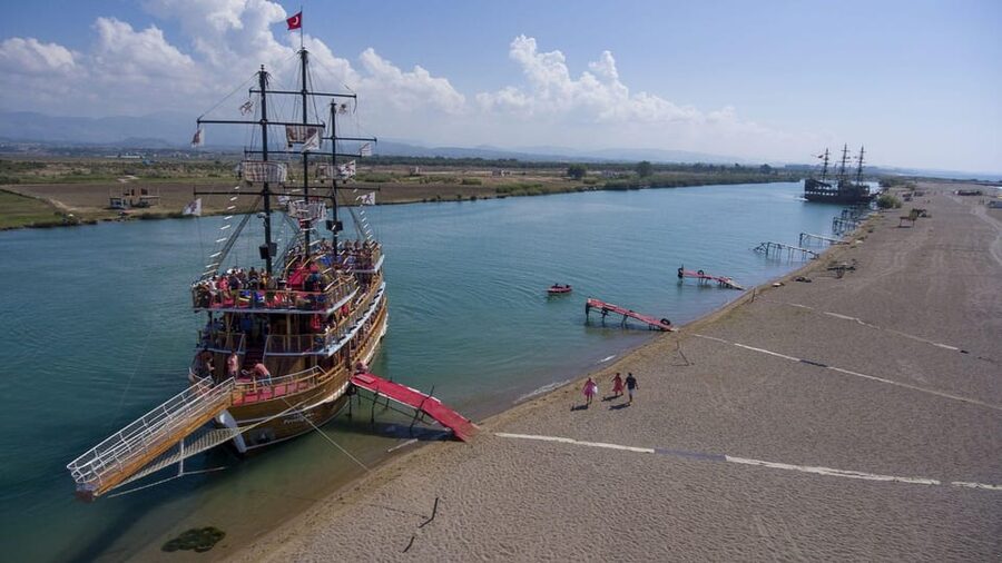 Side: Dolphin Island Boat Trip with Lunch & Unlimited Drinks - Drinks, seating, and the small costs that matter