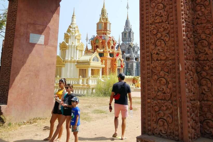 Silk Island Cruise and Tours with English Speaking Guide - Touring Silk Island by tuk-tuk