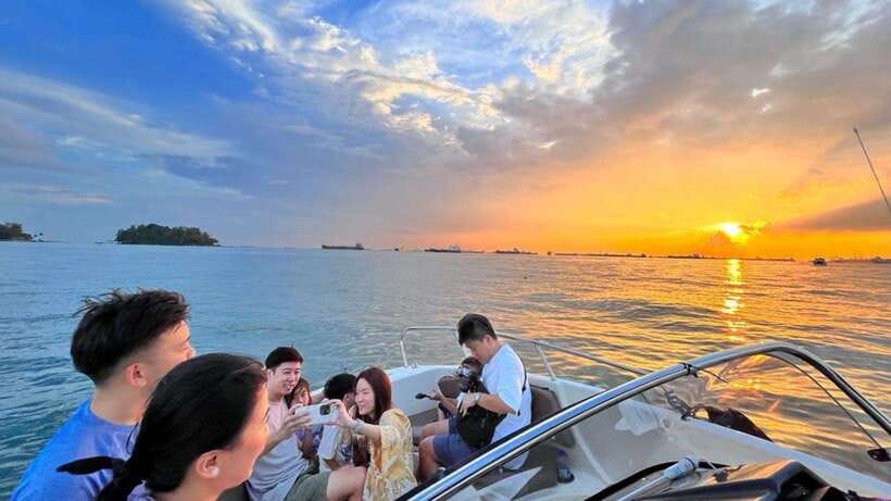 Singapore: Southern Island Cruise & Dining at Clubhouse - A new boat with a small-group feel