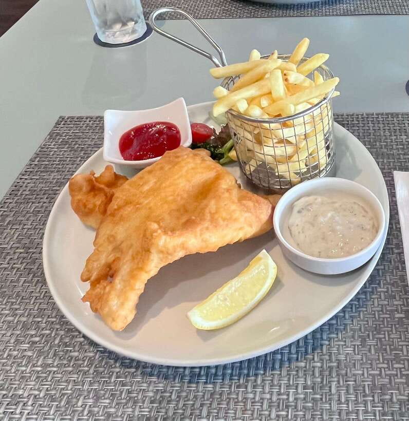 Singapore: Southern Island Cruise & Dining at Clubhouse - Drinks, dessert, and what may not be included