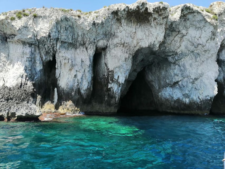 siracusa boat tour with visit to sea caves and ortigiaisland - Why this short cruise works in Syracuse