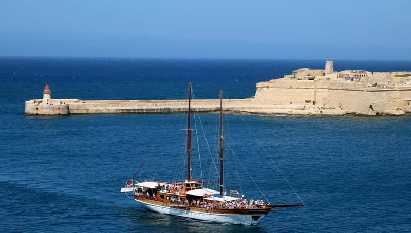 Sliema: 3-Islands Cruise with Buffet Lunch and Drinks - Malta’s coastline from the water