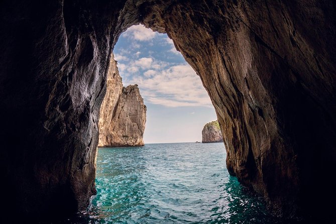 Small Group Capri Island Boat Ride with Swimming and Limoncello - Finding the boat at Marina Grande