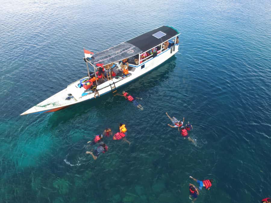 Snorkelling & islandhopping tour Karimunjawa (sharing tour) - The Second Snorkel and a Chance of Turtles