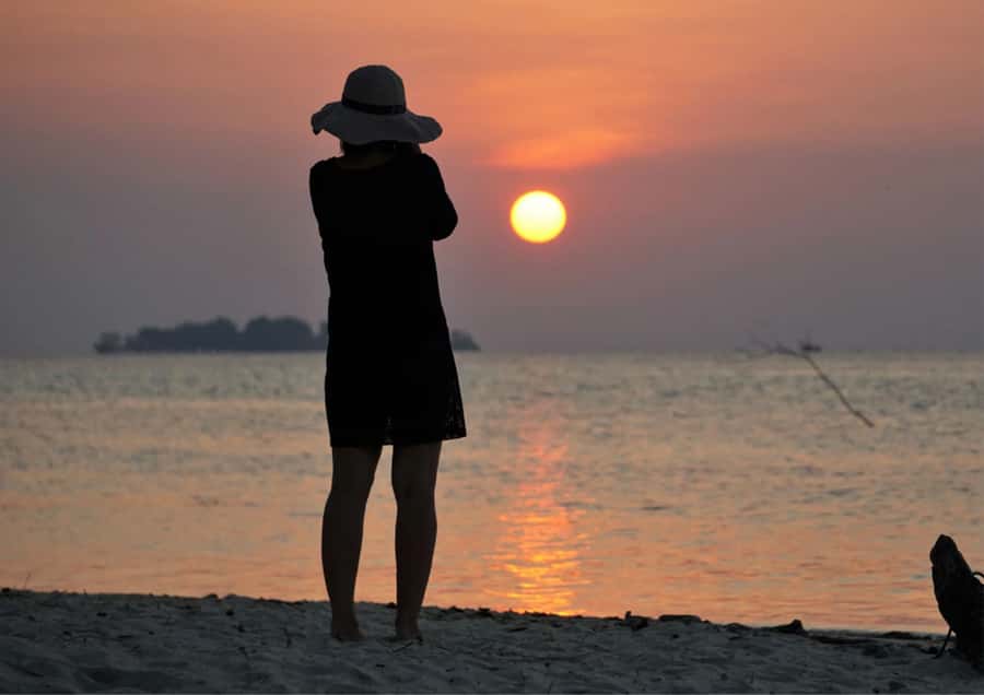 Snorkelling & islandhopping tour Karimunjawa (sharing tour) - Weather Changes the Day