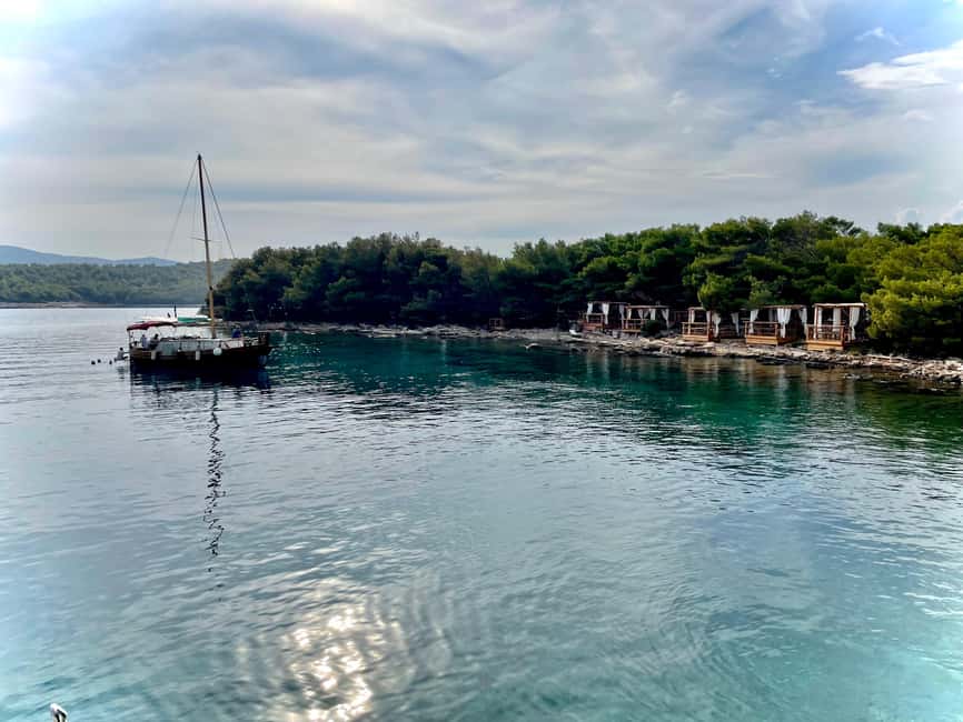 Speedboat to 3 islands: Hvar, Brač, Zečevo with watersports - Zlatni Rat: famous, beautiful, and best enjoyed in the water