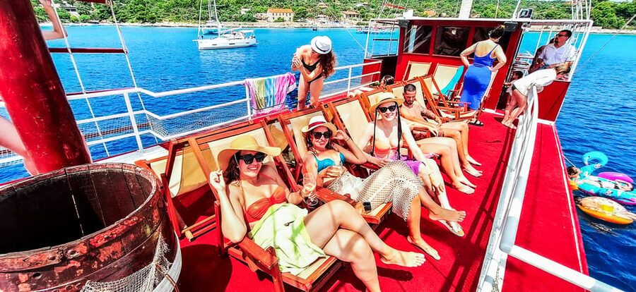 Split: 3 Island & Blue Lagoon Cruise with Lunch & Drinks - Who should book this Split boat trip?