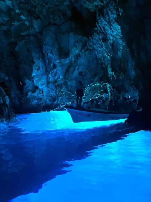 Split: 5 Islands Full-Day Tour to Blue Cave, Vis & Hvar - Reaching Bisevo and the Blue Cave