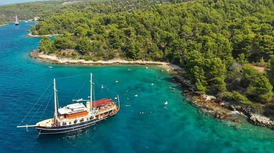 Split: All inclusive Brač & Šolta Island Swimming Cruise - Key points at a glance
