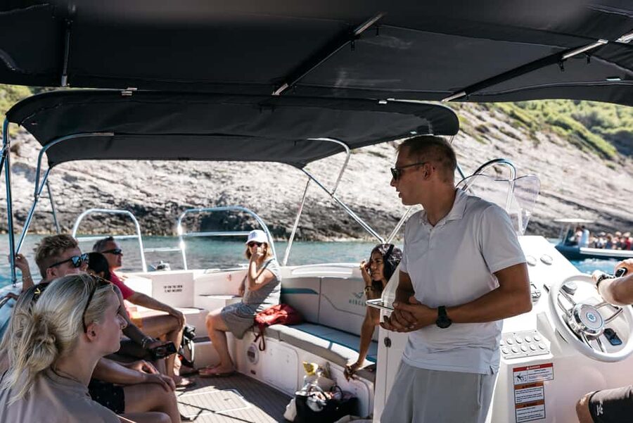 Split: Blue Cave, Hvar, and 5 Islands Boat Tour - What the speedboat ride is really like