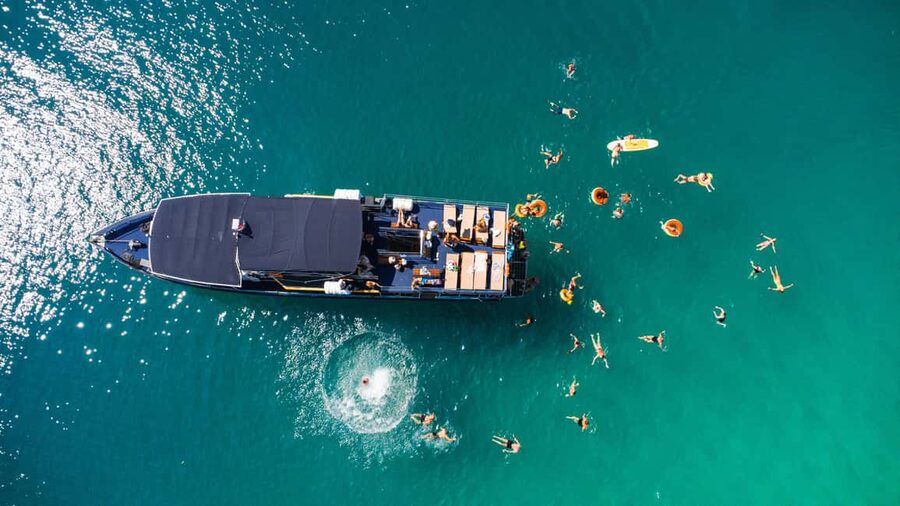 Split: Blue Lagoon 3 Islands All-Inclusive Cruise with Lunch - Food, drinks, and the all-inclusive value