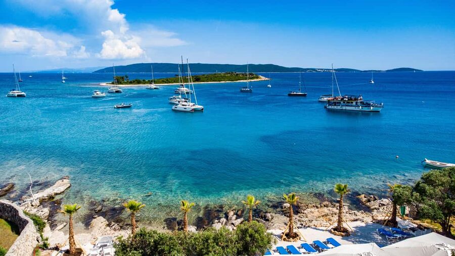 Split: Blue Lagoon 3 Islands All-Inclusive Cruise with Lunch - Meeting at St. Nicholas Pier
