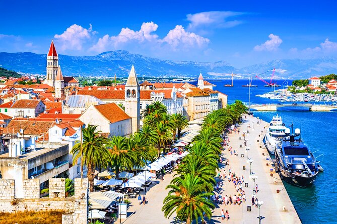 Split: Blue Lagoon & 3 Islands Speedboat Tour - Small group - Trogir: stone lanes and medieval details