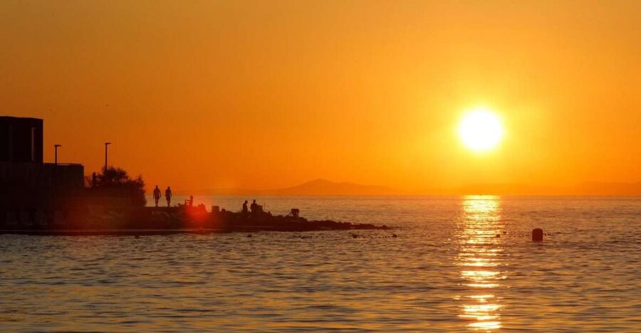 Split: Brac Island and Sutivan Village Sunset Boat Tour - Leaving Split at 7 PM for Brac Island