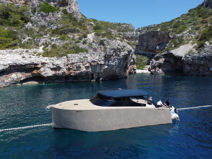 Split: Full-Day 4 Islands Tour by Luxury Boat - Hvar City: old streets, harbor views, and a fortress option