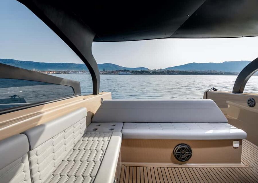 Split: Full-Day 4 Islands Tour by Luxury Boat - Meeting point and simple preparation