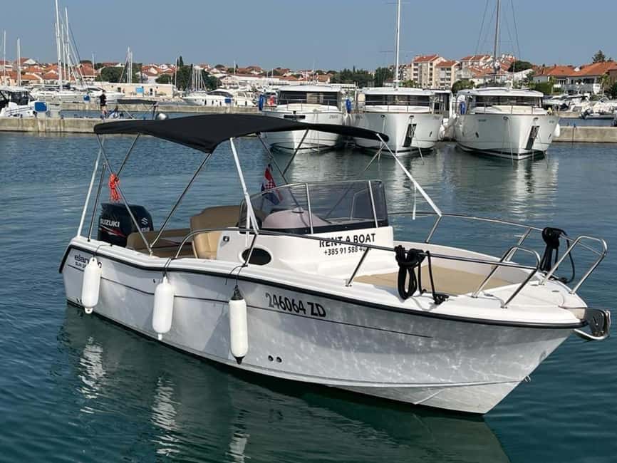 Split: Private Blue Lagoon 3 islands with speed boat - Trogir: stone streets before the sea