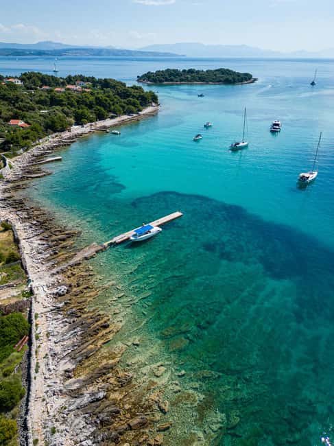 Split/Trogir: Half-Day 3-Island Speedboat Adventure - What the crew and boat add