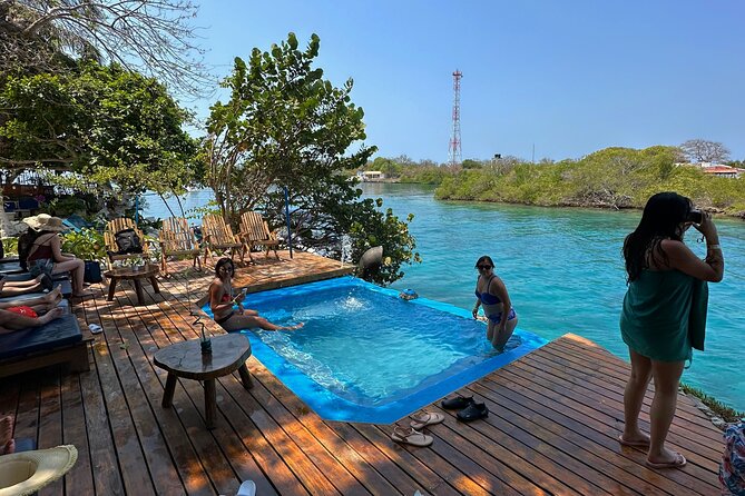 Sport Boat : Rosario Island,lunch on private island - Lunch, pool, and beach at Isla del Encanto