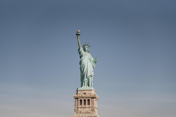 Statue of Liberty and Ellis Island Guided Tour with Ferry - The four-hour Ellis Island option