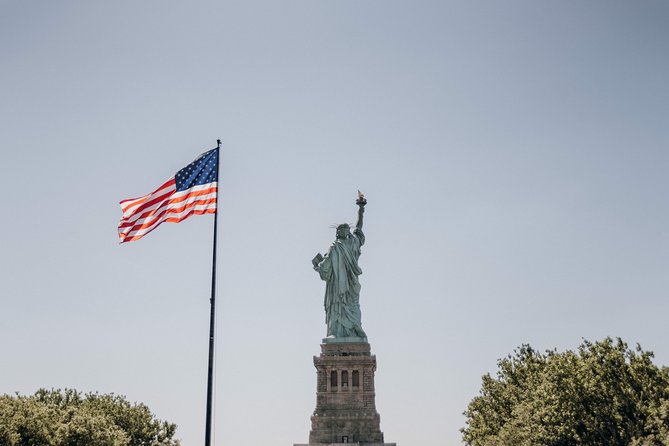 Statue of Liberty and Ellis Island Guided Tour with Ferry - The guide can make or break the day