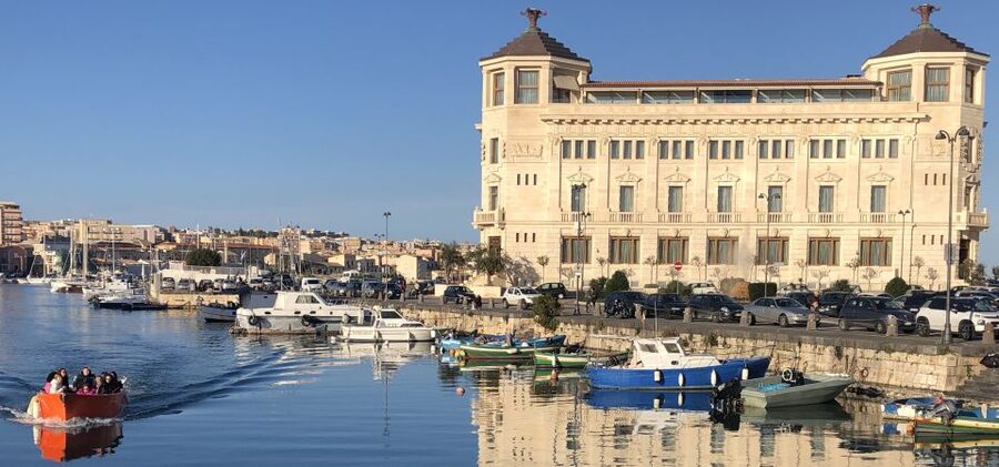 Syracuse: Boat Trip of Ortigia Island and Sea Caves - Key points at a glance