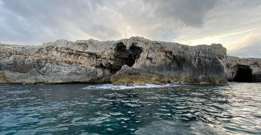 Syracuse: Boat Trip of Ortigia Island and Sea Caves - Sea caves north of Syracuse