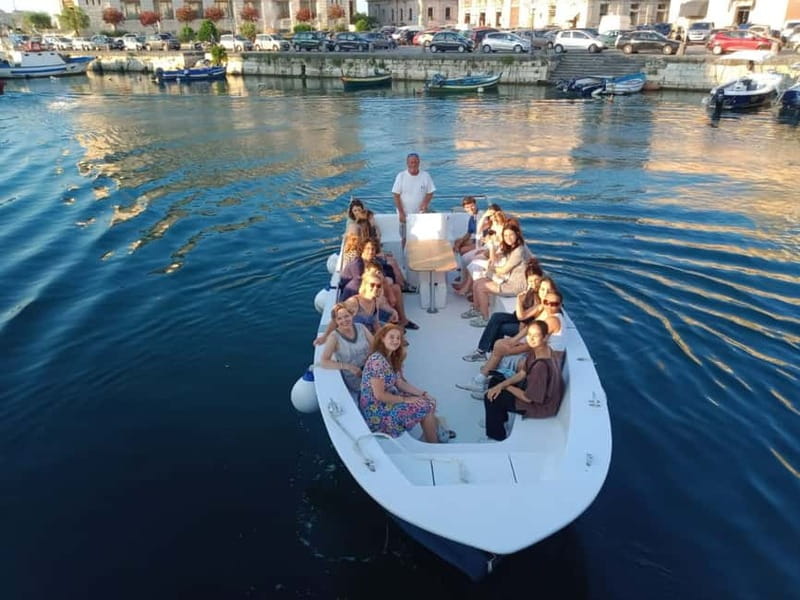 Syracuse: Ortigia Island & Sea Cave Boat Tour with Prosecco - A small Prosecco toast, not a full drinks cruise