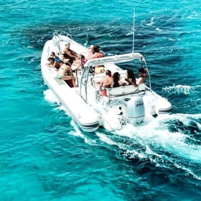 Tavolara: 5 Islands tour from San Teodoro's beach - Molara’s natural pools are made for a swim