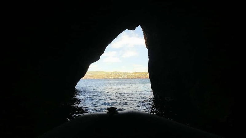 Terceira Island: Ilhéu das Cabras Boat Tour + Snorkeling - Seeing Ilhéu das Cabras from the water