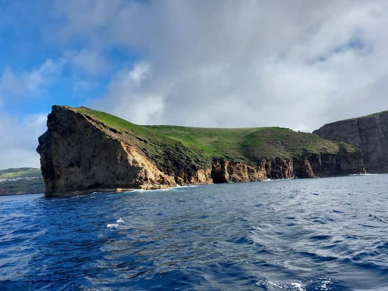 Terceira Island:Ilheus das Cabras -Boat Trip - Why Ilhéus das Cabras is worth seeing from a boat