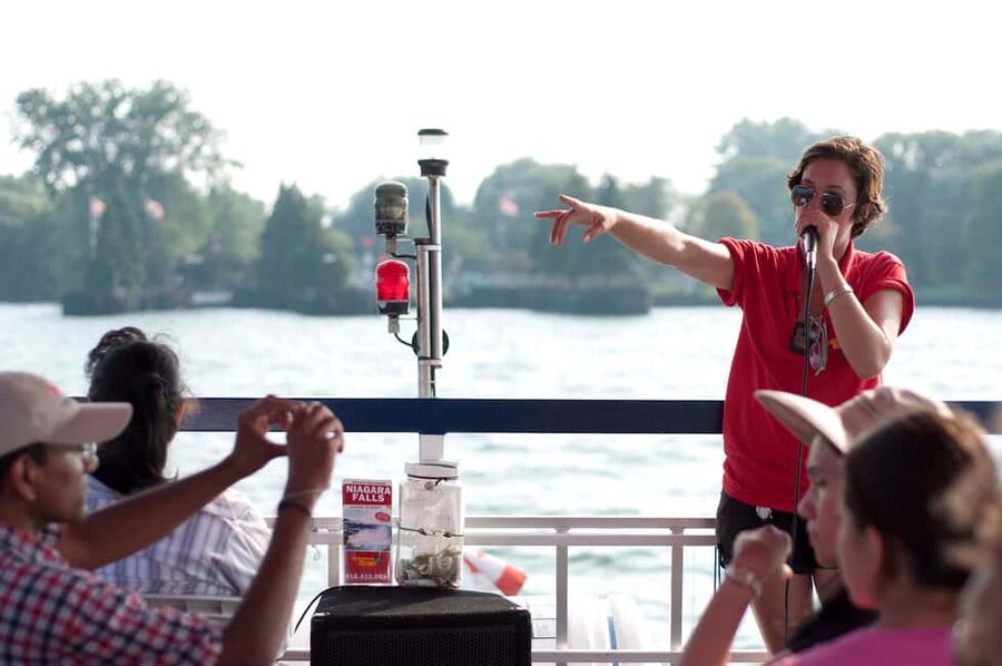 Toronto: Guided Harbour and Islands Sightseeing Cruise - Crossing Lake Ontario with the skyline ahead