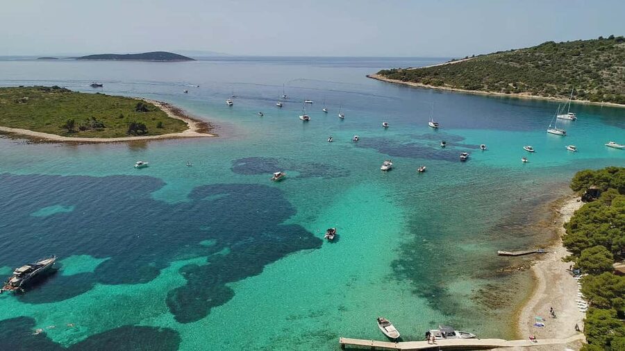 Trogir: Blue Lagoon and 3 Islands Speedboat Tour - A fast start from Trogir’s Kamerlengo Castle