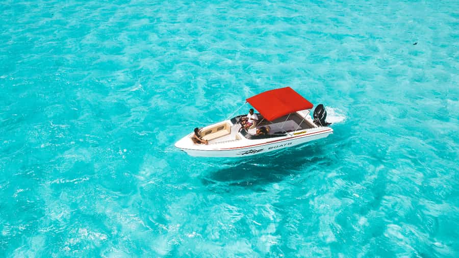 Trou d'Eau Douce: 5 Island Adventure with BBQ & Snorkeling - Ile aux Fouquets and a 200-year-old lighthouse