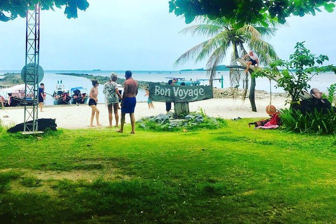 Unspoiled Island Escape: Private Speedboat Tour from Koh Samui - Thai lunch beside the water