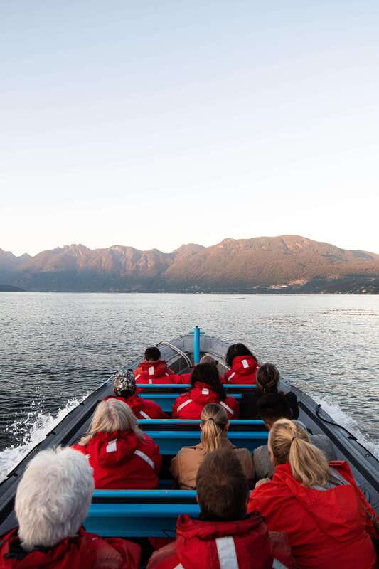 Vancouver: Boat to Bowen Island on UNESCO Howe Sound Fjord - Crossing to Bowen Island and entering Snug Cove