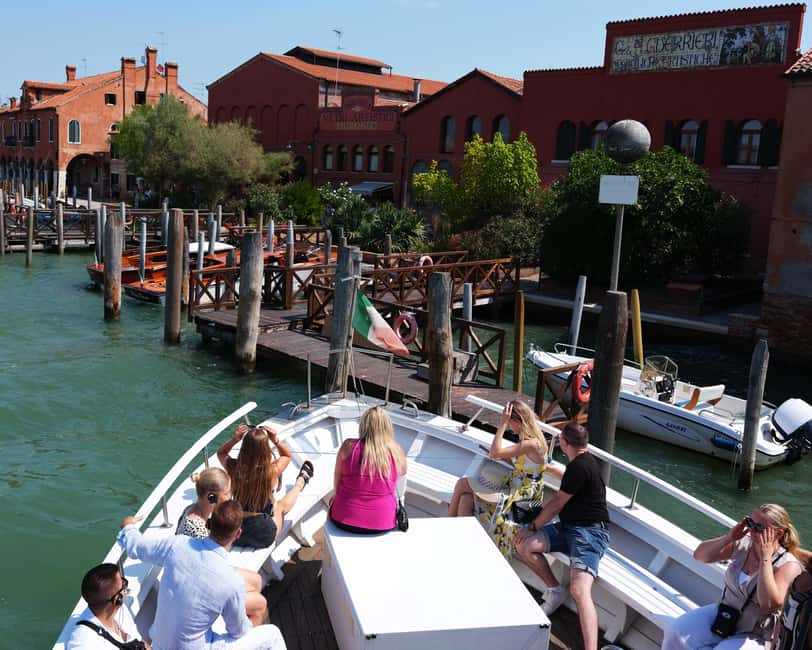 Venice: Guided Islands Cruise to Murano, Burano & Torcello - The boat rides: a calm break between island visits