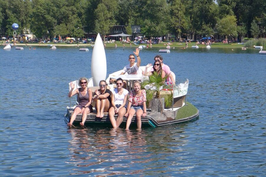 Vienna: Private Floating Island E-Boat Rental on Danube - A quiet water escape on Vienna’s Old Danube